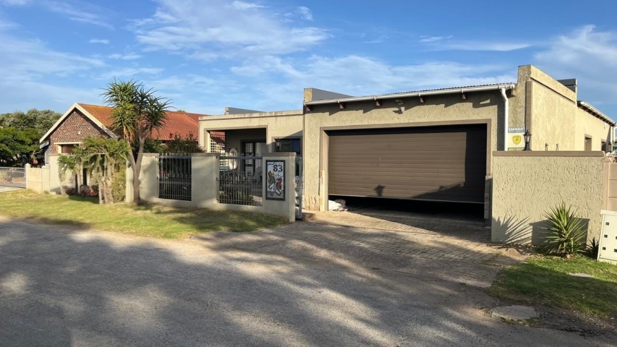 3 Bedroom Property for Sale in Wavecrest Eastern Cape